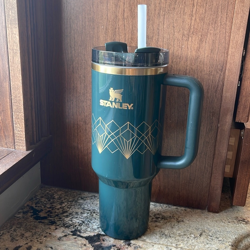 Stanley Quencher Green with Gold Etching - 40 oz